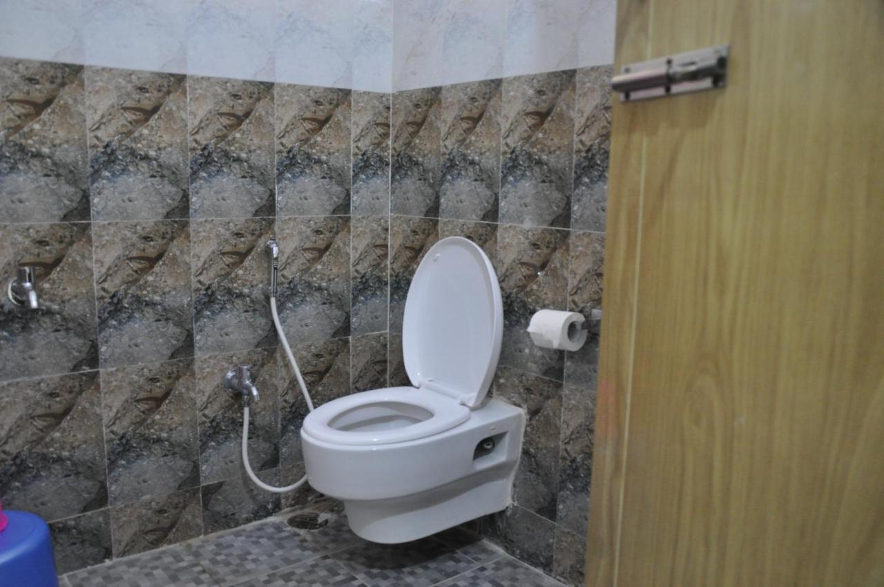 C M Hotel New Wodapatti Dış mekan fotoğraf