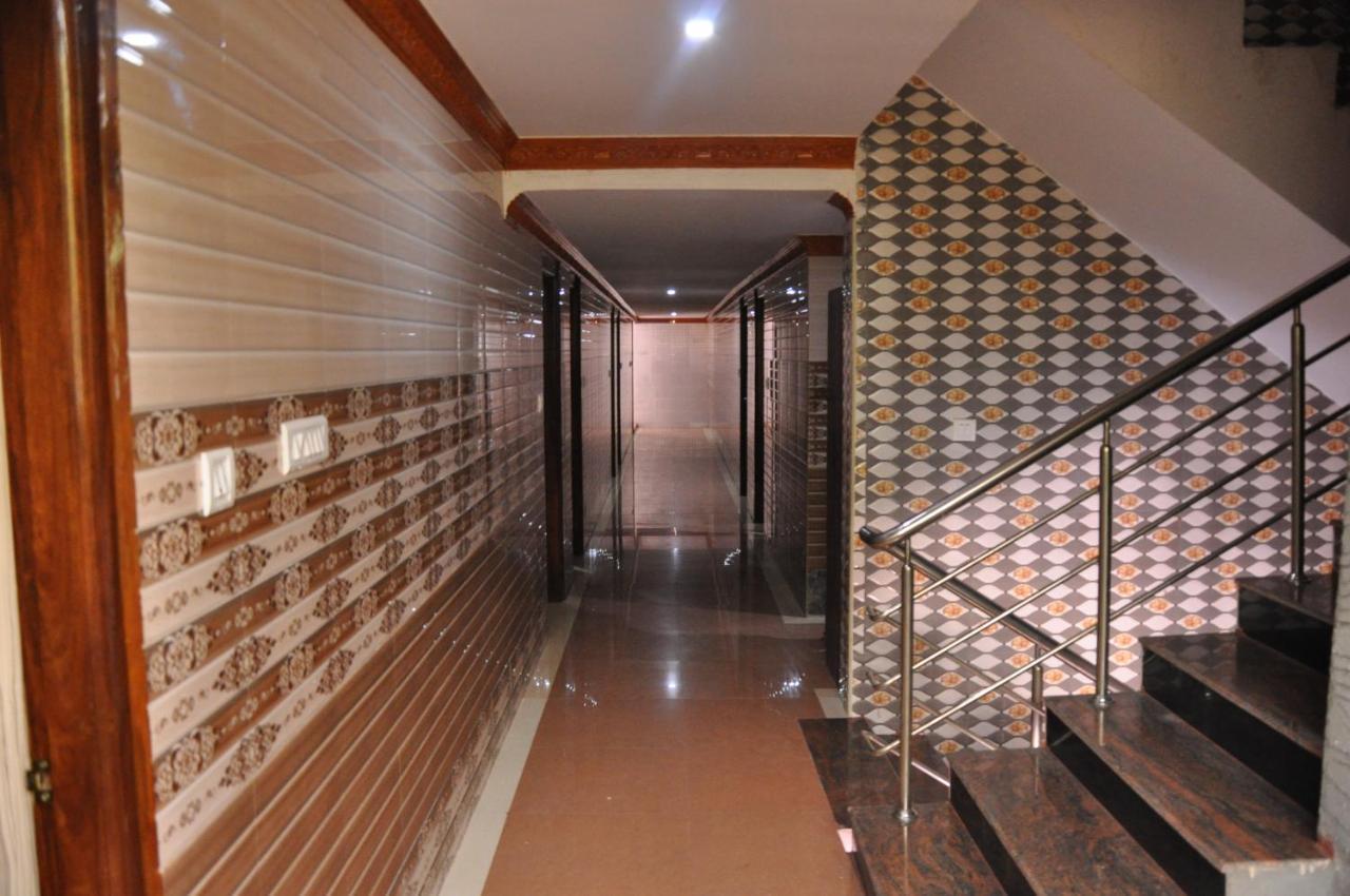C M Hotel New Wodapatti Dış mekan fotoğraf