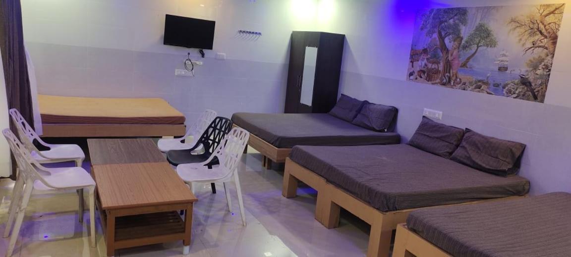 C M Hotel New Wodapatti Dış mekan fotoğraf