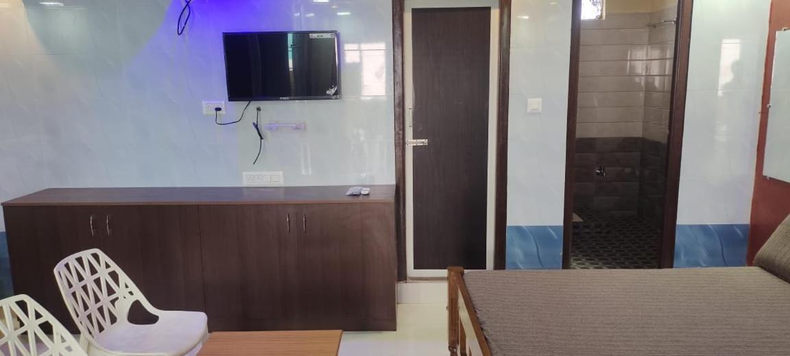 C M Hotel New Wodapatti Dış mekan fotoğraf